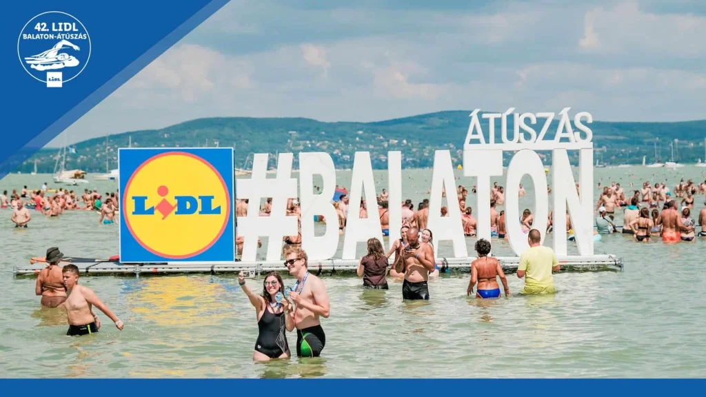 43. Lidl Balaton-átúszást 2025. július 26-án rendezik meg, hagyományosan Révfülöp és Balatonboglár között.